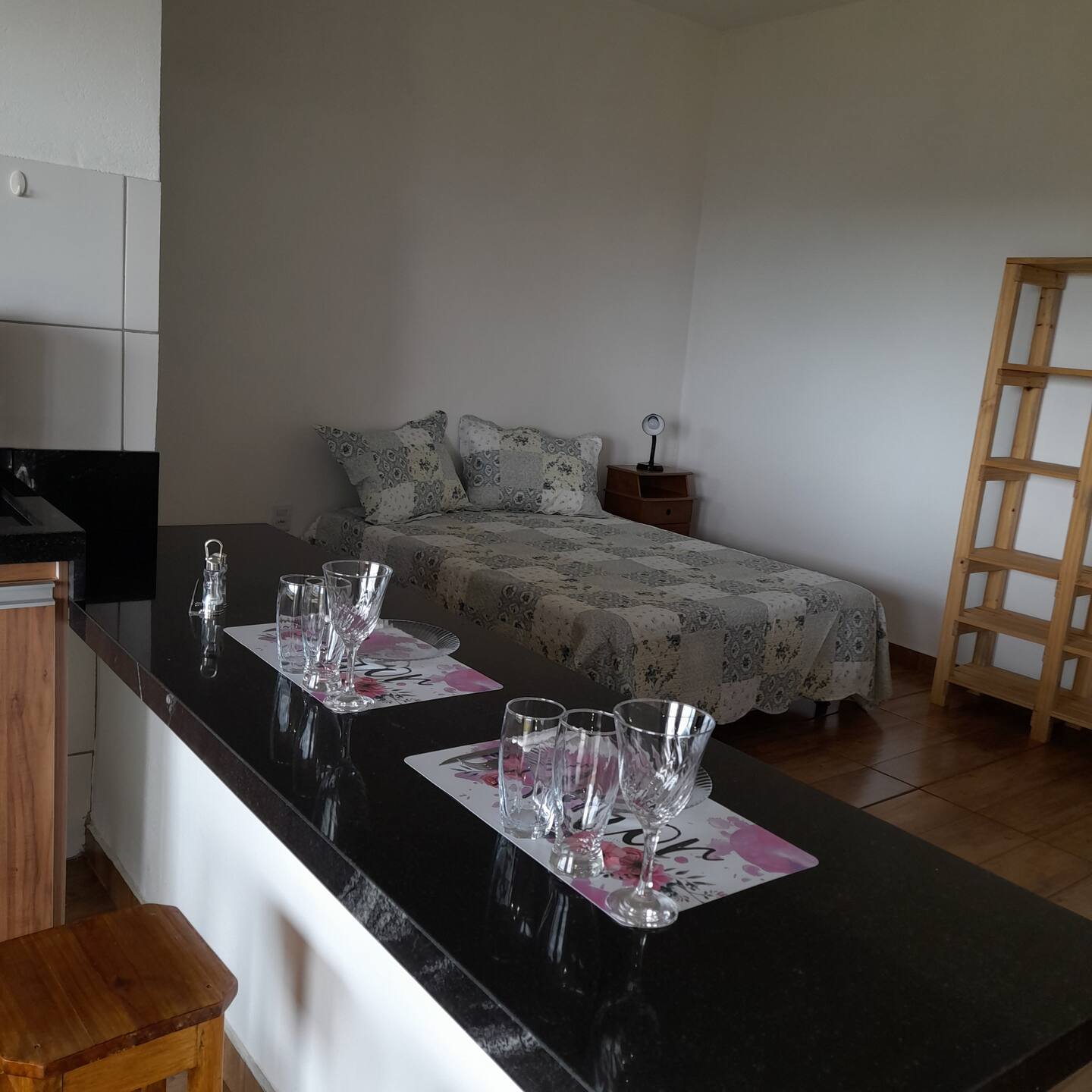 Apartamento espaçoso com cozinha americana